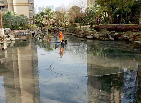 新泰景观池淤泥清理
